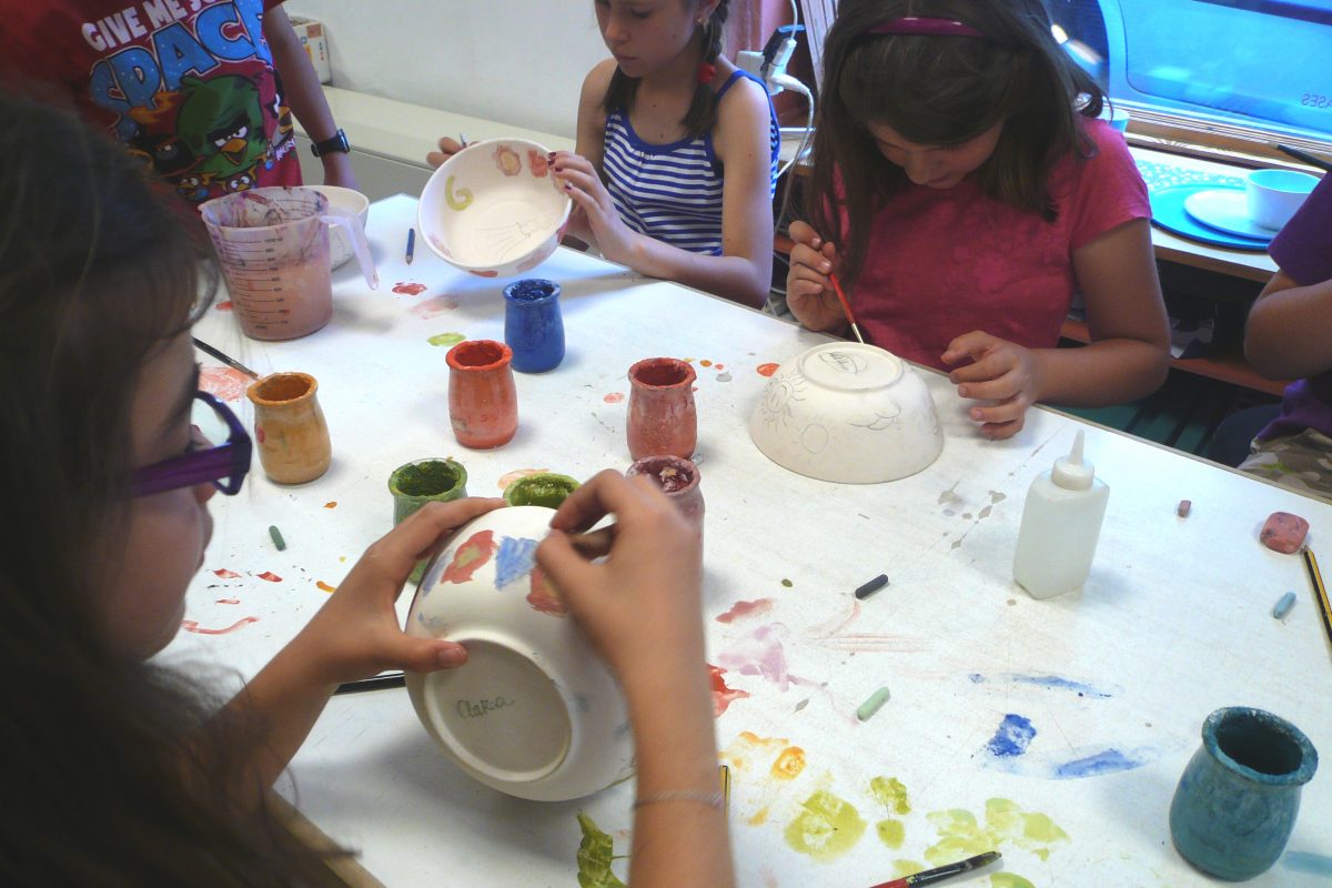 Talleres infantiles de cerámica para niños y niñas